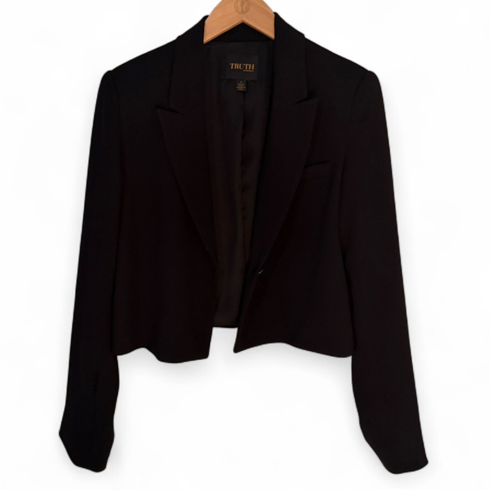 Truth Women's Elegant Black Blazer